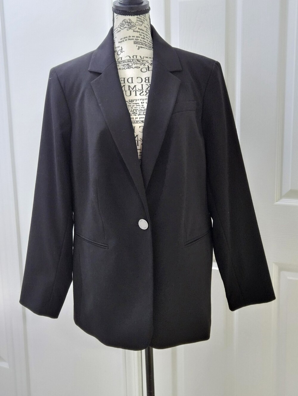 Calvin Klein Black Single-Button Women's Blazer. 14W